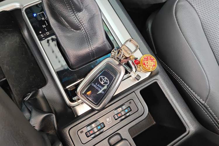 Used Toyota Prado 2018 3.5L Automatic VX NAVI with Rear-Mounted Spare Tire Vehicle Key