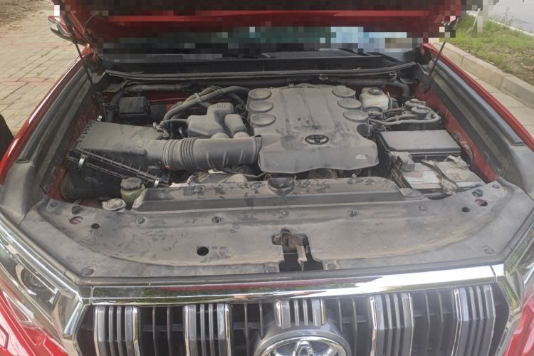 Used Toyota Prado  Engine Bay