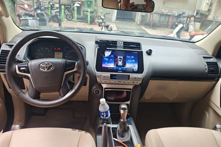 Used Toyota Prado  Center Console