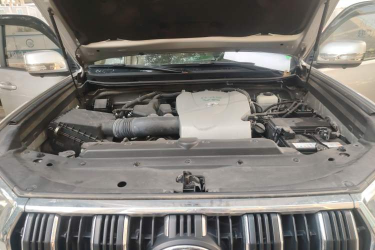 Used Toyota Prado 2018 3.5L Automatic TX-L Engine Bay