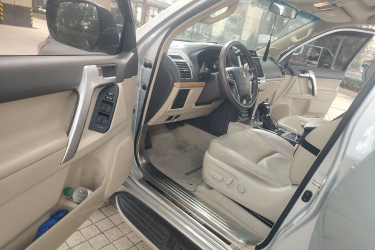 Used Toyota Prado 2018 3.5L Automatic TX-L Interior 3