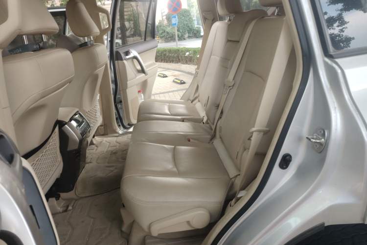 Used Toyota Prado 2018 3.5L Automatic TX-L Interior 4
