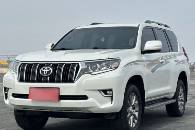 Ojetý Toyota Prado 2018 3.5L Automatic TX-L with Rear-Mounted Spare Tire