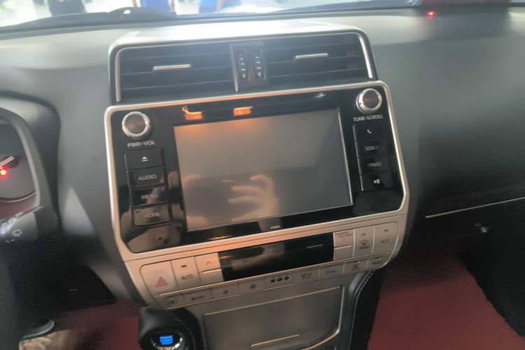 Used Toyota Prado 2018 3.5L Automatic TX-L with Rear-Mounted Spare Tire Audio And AC Panel