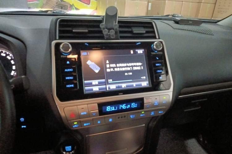 Used Toyota Prado 2018 3.5L Automatic TX-L Audio And AC Panel
