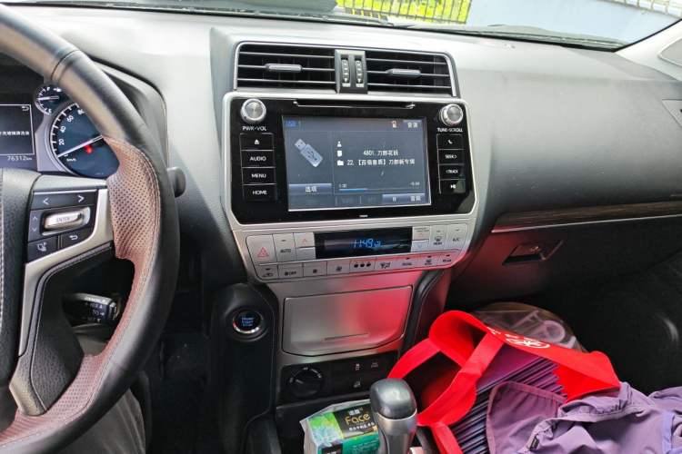 Used Toyota Prado 2018 3.5L Automatic TX-L Audio And AC Panel