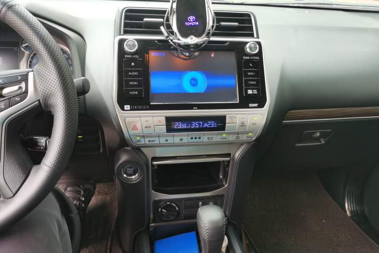 Used Toyota Prado 2018 3.5L Automatic TX-L NAVI with Rear-Mounted Spare Tire Audio And AC Panel