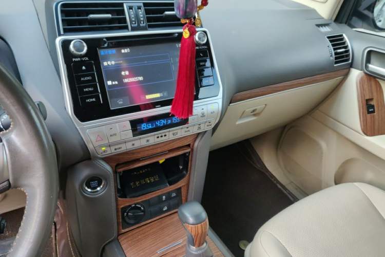 Used Toyota Prado 2018 3.5L Automatic TX-L Audio And AC Panel