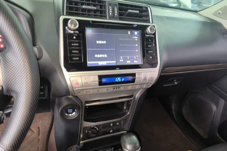 Used Toyota Prado 2018 3.5L Automatic TX-L Audio And AC Panel