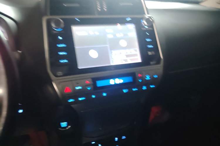 Used Toyota Prado 2018 3.5L Automatic TX-L NAVI with Rear-Mounted Spare Tire Audio And AC Panel