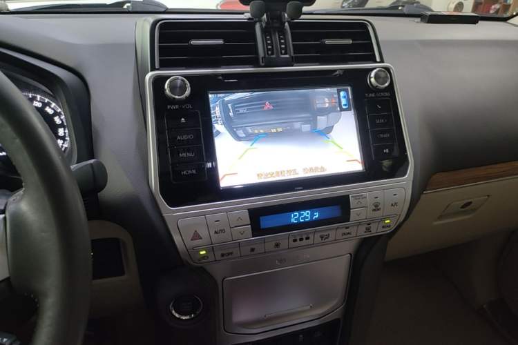 Used Toyota Prado 2018 3.5L Automatic TX-L with Rear-Mounted Spare Tire Audio And AC Panel