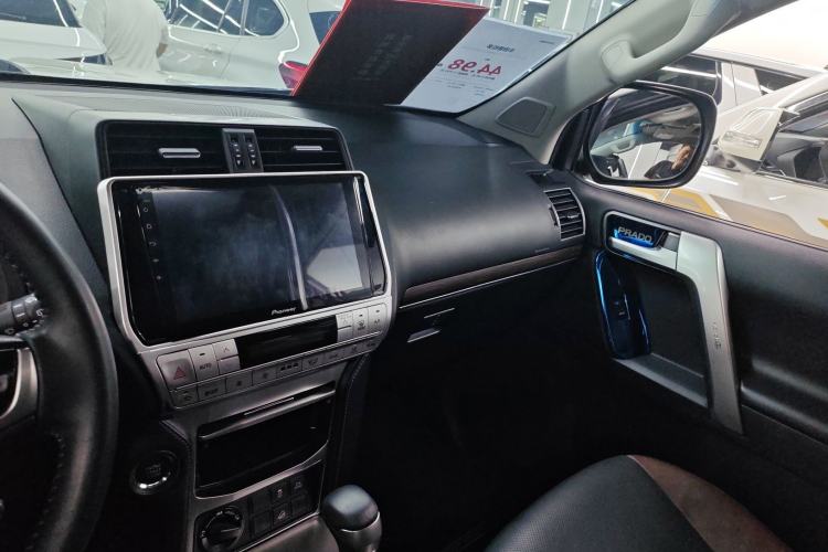 Used Toyota Prado 2018 3.5L Automatic TX-L with Rear-Mounted Spare Tire Audio And AC Panel