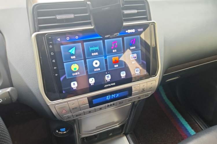 Used Toyota Prado 2018 3.5L Automatic TX-L with Rear-Mounted Spare Tire Audio And AC Panel