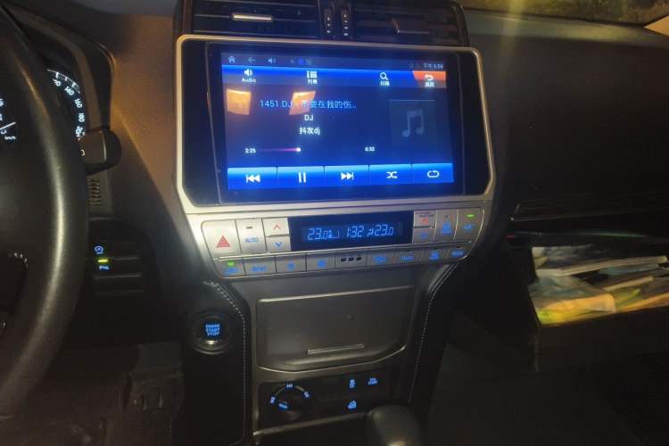 Used Toyota Prado 2018 3.5L Automatic TX-L with Rear-Mounted Spare Tire Audio And AC Panel