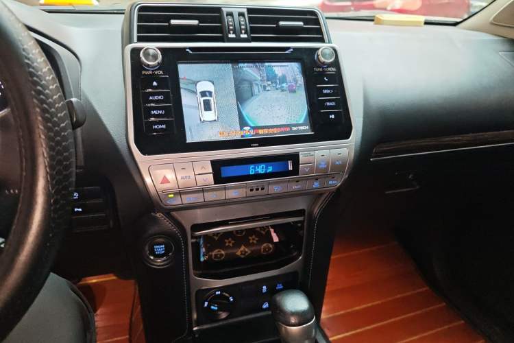 Used Toyota Prado 2018 3.5L Automatic TX-L Audio And AC Panel