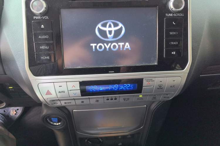 Used Toyota Prado 2018 3.5L Automatic TX-L with Rear-Mounted Spare Tire Audio And AC Panel