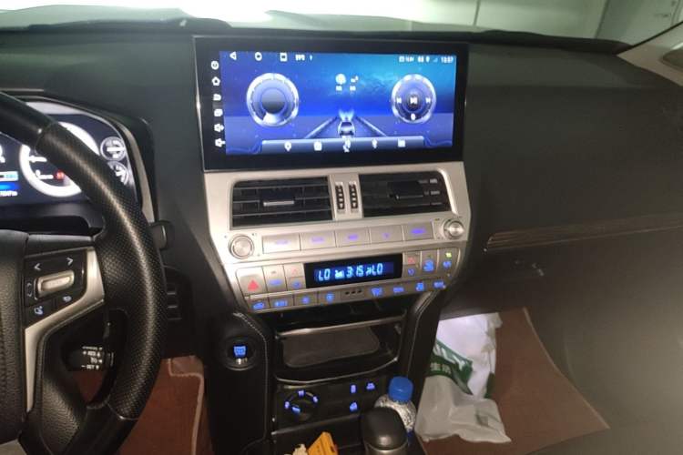 Used Toyota Prado 2018 3.5L Automatic TX-L with Rear-Mounted Spare Tire Audio And AC Panel