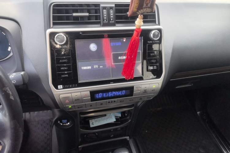 Used Toyota Prado 2018 3.5L Automatic TX-L NAVI with Rear-Mounted Spare Tire Audio And AC Panel