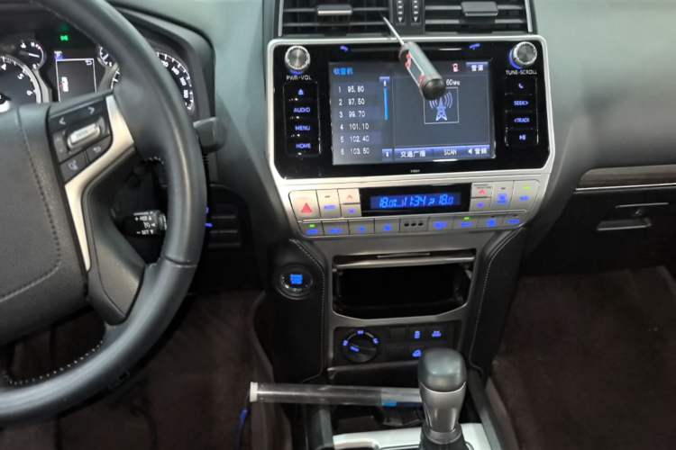 Used Toyota Prado 2018 3.5L Automatic TX-L Audio And AC Panel