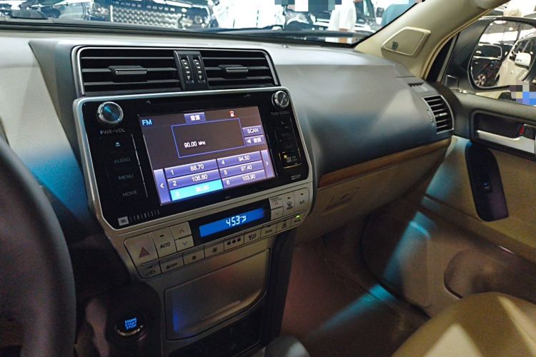 Used Toyota Prado 2018 3.5L Automatic TX-L NAVI with Rear-Mounted Spare Tire Audio And AC Panel