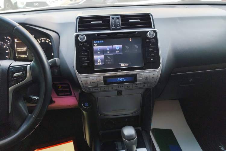 Used Toyota Prado 2018 3.5L Automatic TX-L Audio And AC Panel