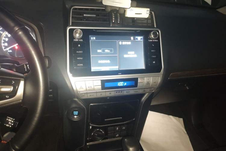 Used Toyota Prado 2018 3.5L Automatic TX-L with Rear-Mounted Spare Tire Audio And AC Panel