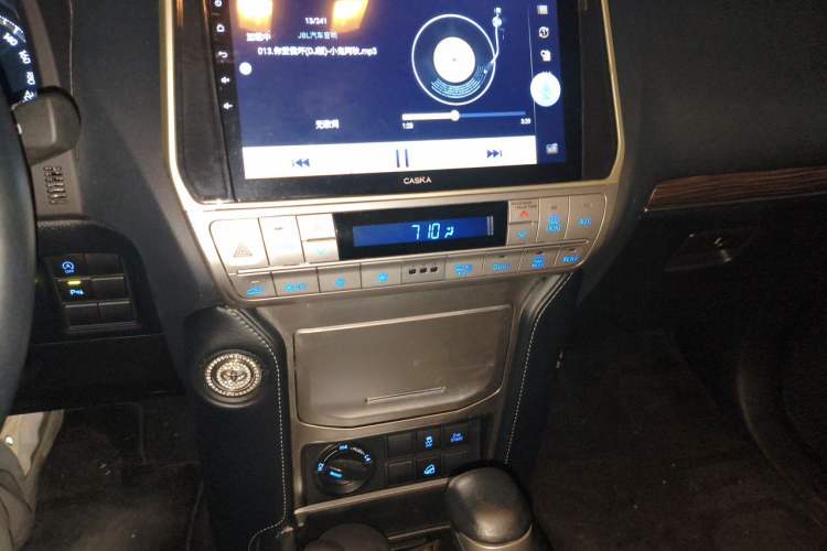 Used Toyota Prado 2018 3.5L Automatic TX-L Audio And AC Panel