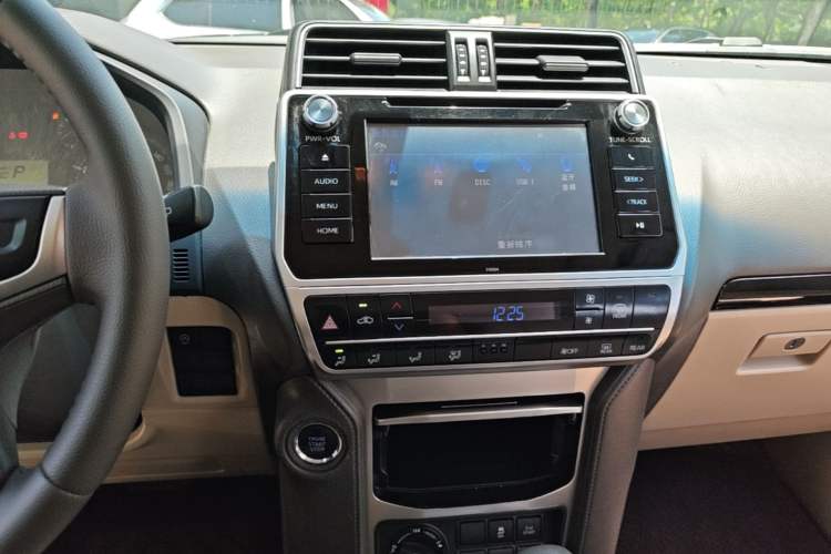 Used Toyota Prado 2018 3.5L Automatic SX Audio And AC Panel