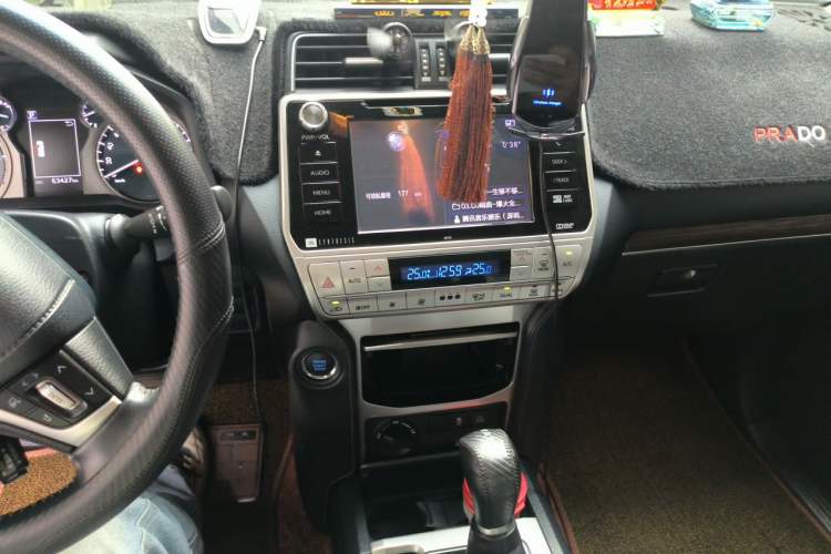 Used Toyota Prado 2018 3.5L Automatic TX-L NAVI with Rear-Mounted Spare Tire Audio And AC Panel