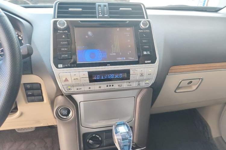 Used Toyota Prado 2018 3.5L Automatic TX-L NAVI Audio And AC Panel