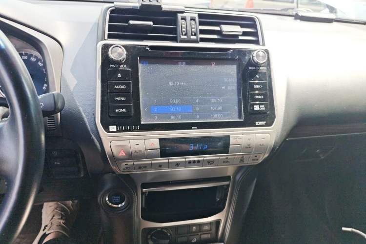 Used Toyota Prado 2018 3.5L Automatic TX-L NAVI Audio And AC Panel