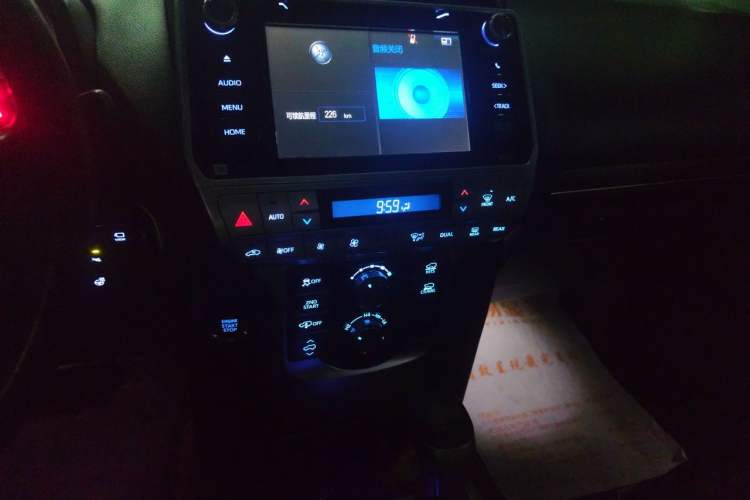 Used Toyota Prado 2018 3.5L Automatic VX NAVI Audio And AC Panel