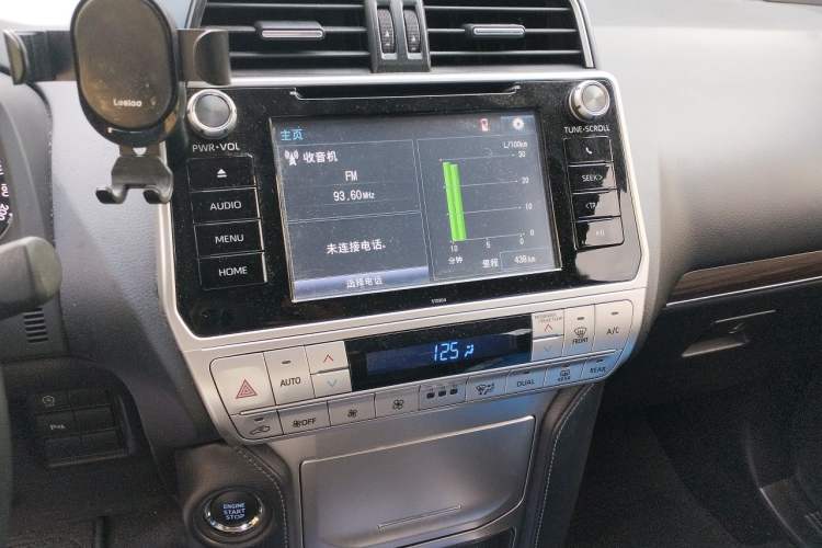 Used Toyota Prado 2018 3.5L Automatic TX-L Audio And AC Panel