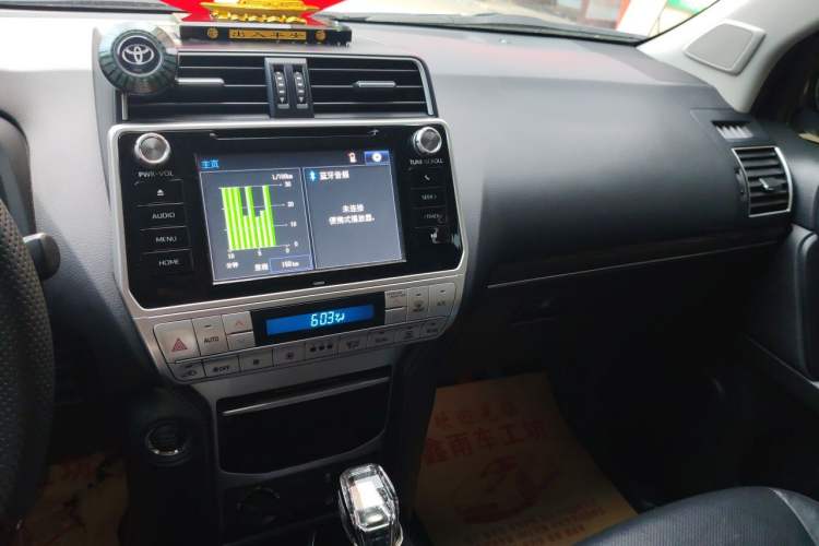 Used Toyota Prado 2018 3.5L Automatic TX-L with Rear-Mounted Spare Tire Audio And AC Panel