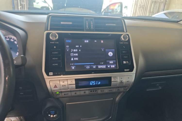 Used Toyota Prado 2018 3.5L Automatic TX-L NAVI with Rear-Mounted Spare Tire Audio And AC Panel