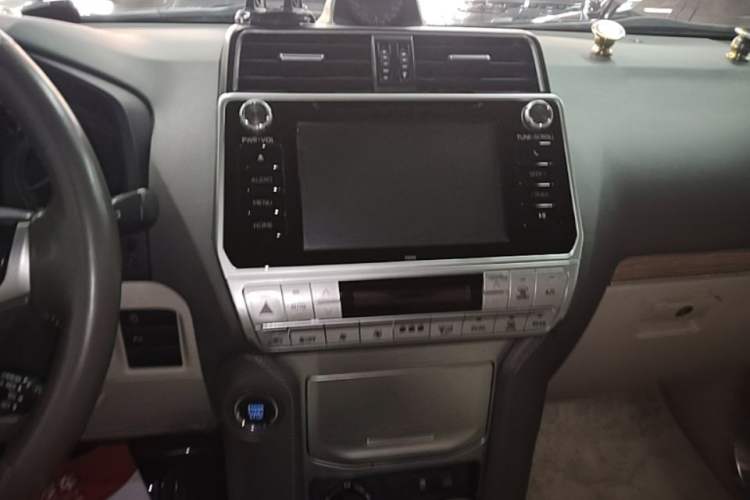 Used Toyota Prado 2018 3.5L Automatic TX-L Audio And AC Panel
