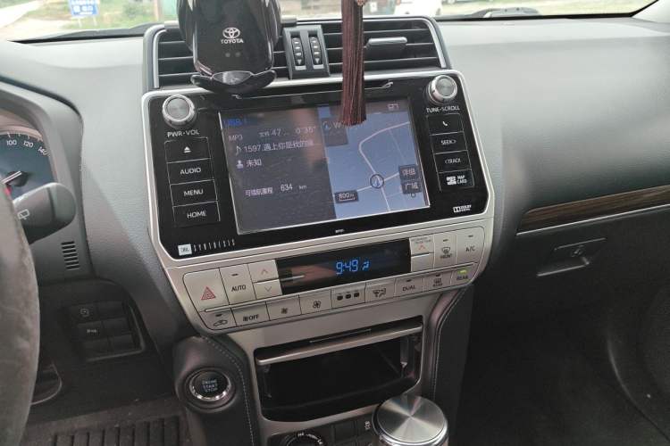 Used Toyota Prado 2018 3.5L Automatic TX-L NAVI with Rear-Mounted Spare Tire Audio And AC Panel