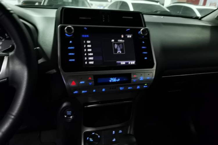 Used Toyota Prado 2018 3.5L Automatic TX Audio And AC Panel