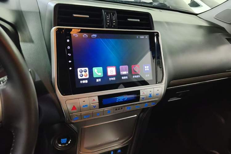 Used Toyota Prado 2018 3.5L Automatic TX-L Audio And AC Panel