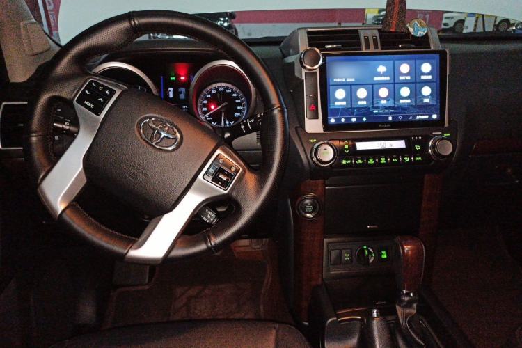 Used Toyota Prado 2018 3.5L Automatic TX-L NAVI with Rear-Mounted Spare Tire Center Console