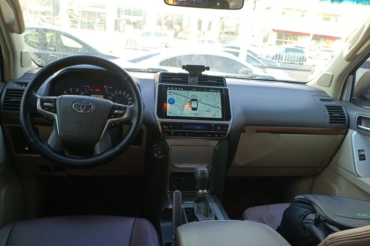 Used Toyota Prado 2018 3.5L Automatic SX Center Console