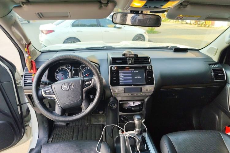 Used Toyota Prado 2018 3.5L Automatic TX-L with Rear-Mounted Spare Tire Center Console