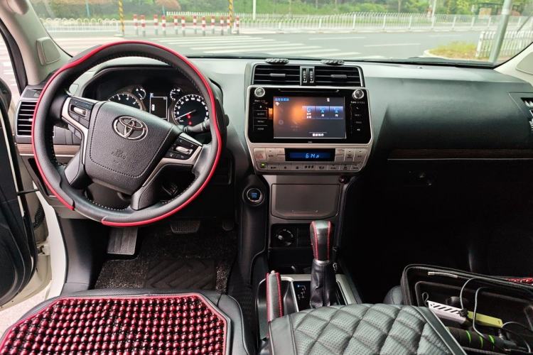 Used Toyota Prado 2018 3.5L Automatic TX-L Center Console