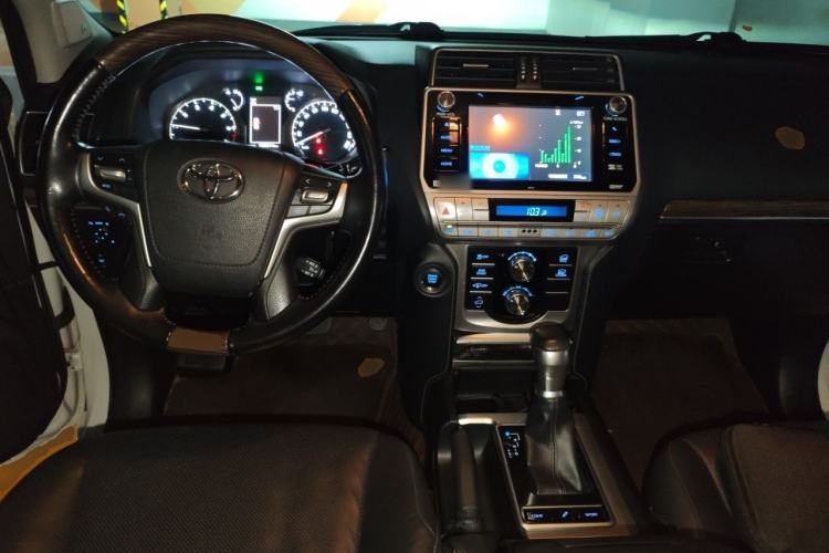 Used Toyota Prado 2018 3.5L Automatic VX NAVI Center Console