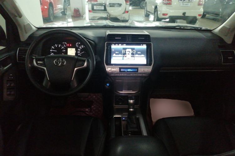 Used Toyota Prado 2018 3.5L Automatic TX Center Console