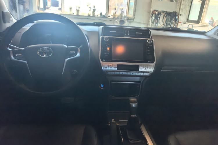 Used Toyota Prado 2018 3.5L Automatic TX-L NAVI with Rear-Mounted Spare Tire Center Console