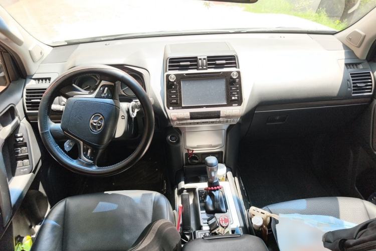 Used Toyota Prado 2018 3.5L Automatic TX-L NAVI Center Console