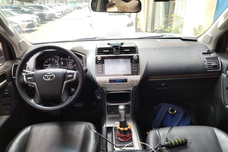 Used Toyota Prado 2018 3.5L Automatic TX-L with Rear-Mounted Spare Tire Center Console