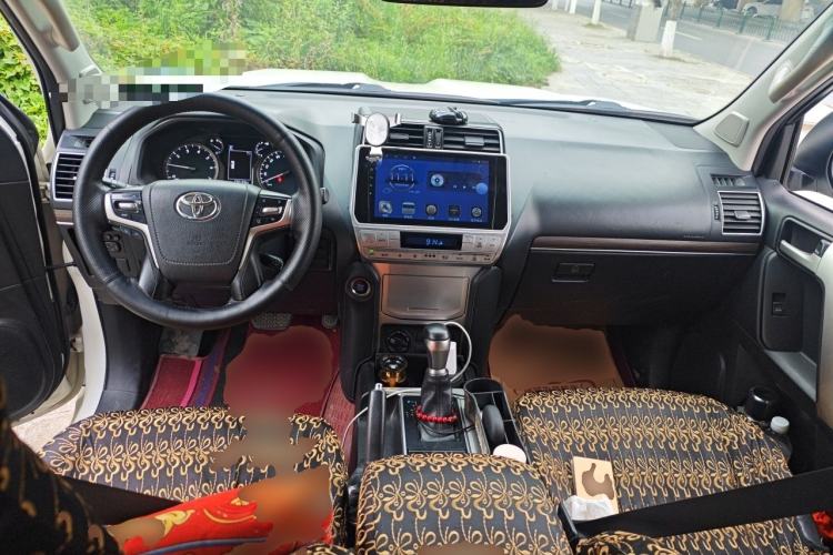 Used Toyota Prado 2018 3.5L Automatic TX-L Center Console