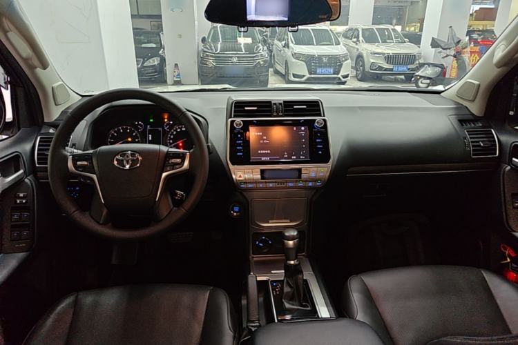 Used Toyota Prado 2018 3.5L Automatic TX-L with Rear-Mounted Spare Tire Center Console